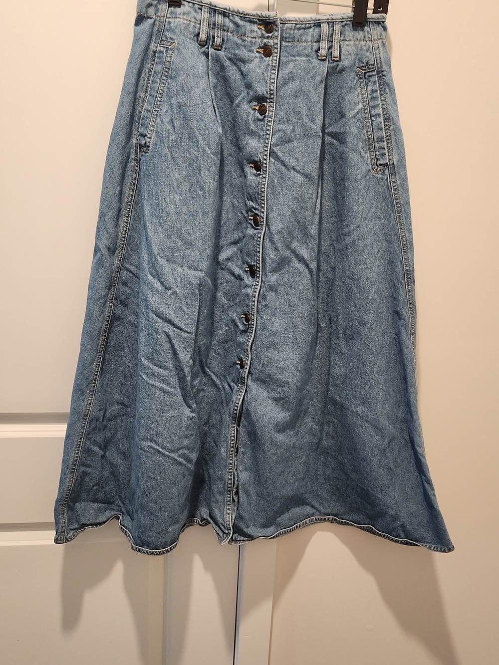 Vintage Liz Claiborne Denim Button-Front A-Line Skirt in Light Blue